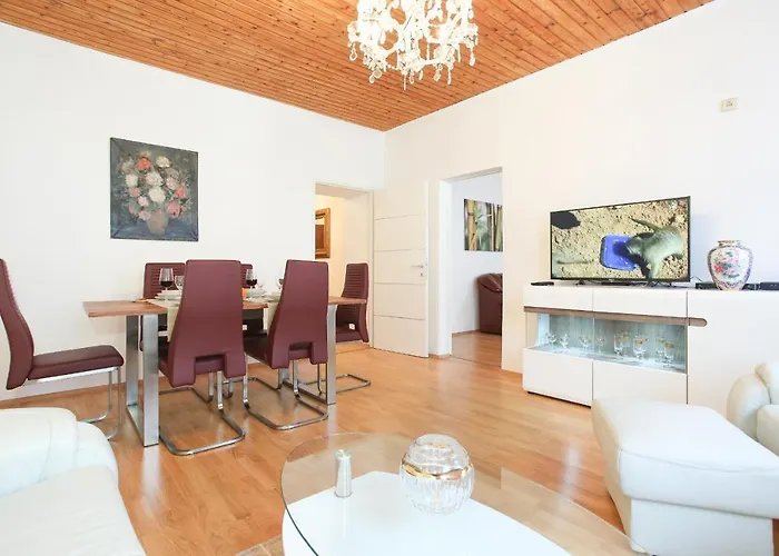 Lovely I Close To Main Station I 10 Minutes To Belvedere Apartment Wien